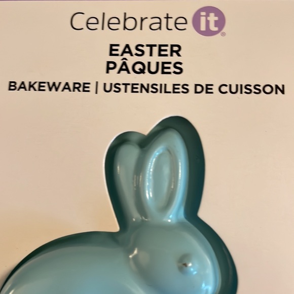 NWT Easter Bakeware - Picture 2 of 6